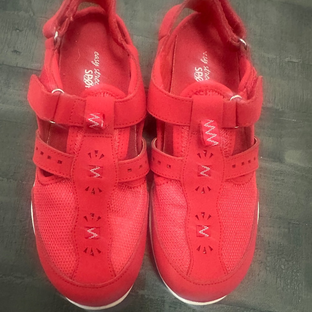 Red size 6.5 lady fashion sneaker